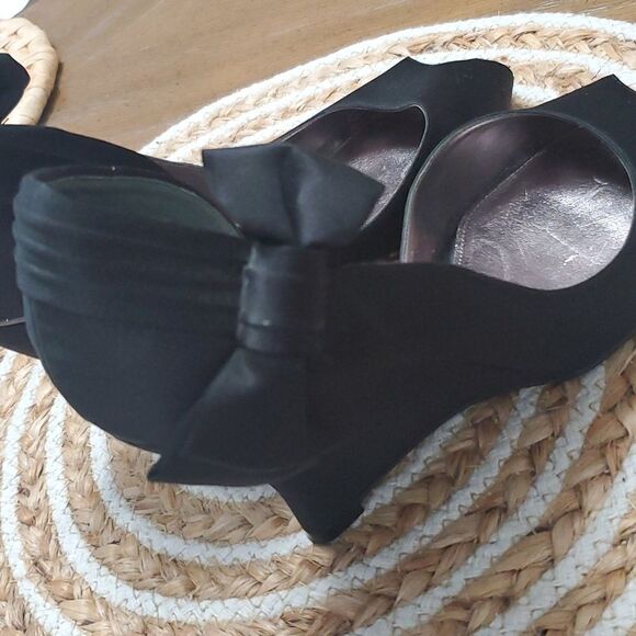 Nina Women’s Black Bow Ericka  wedge 👠 Pump, Size 8 - Picture 8 of 12